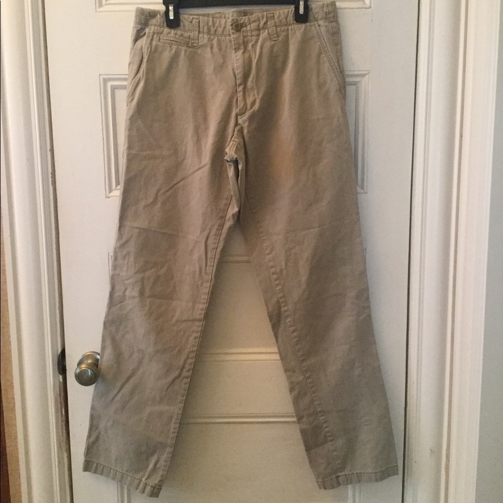 Men’s khaki pants